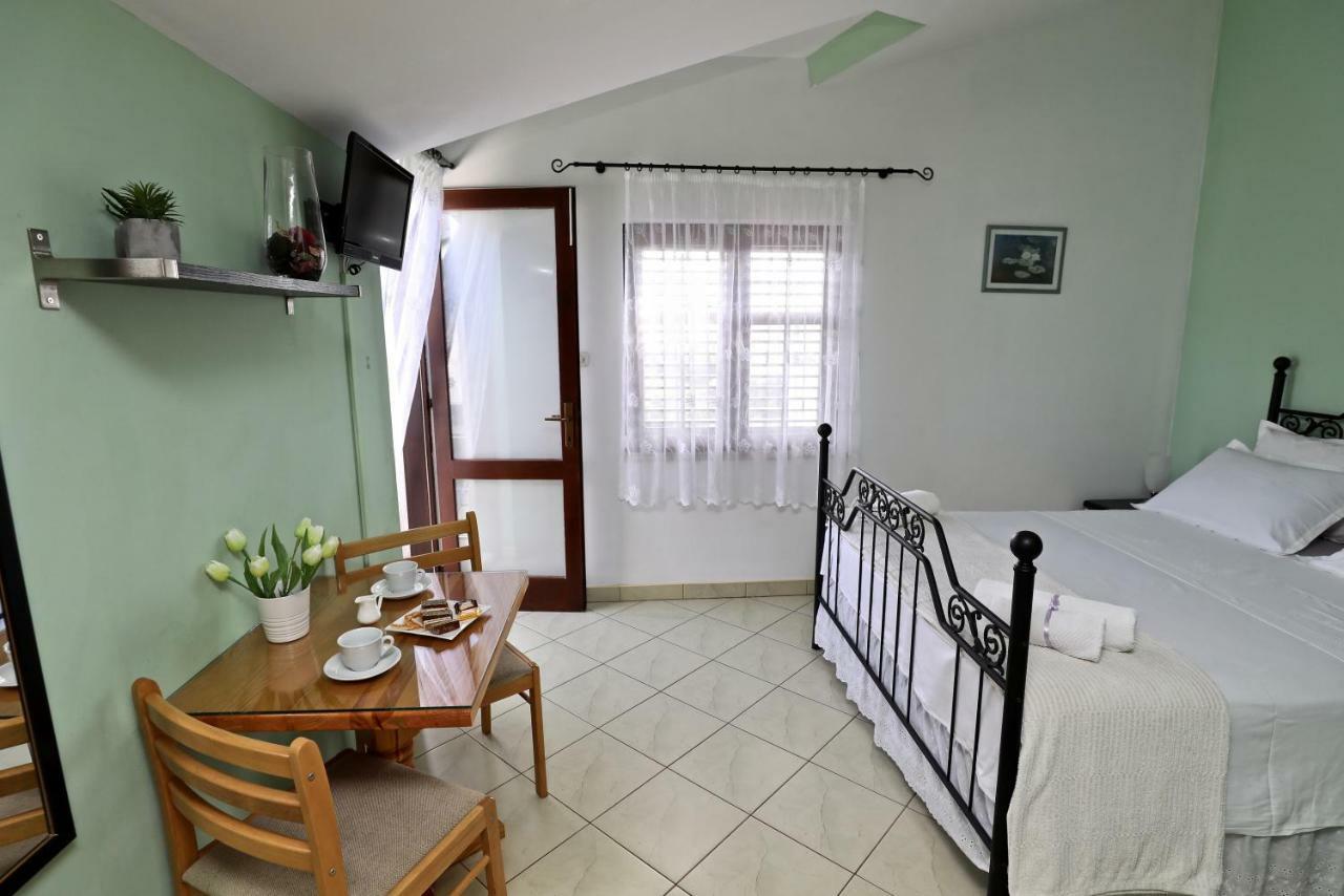 Apartments Ida Sućuraj Exterior foto